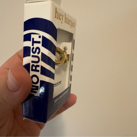 Hey Harper - Boyfriend Gold Huggie Earrings NWT - Picture 4 of 4